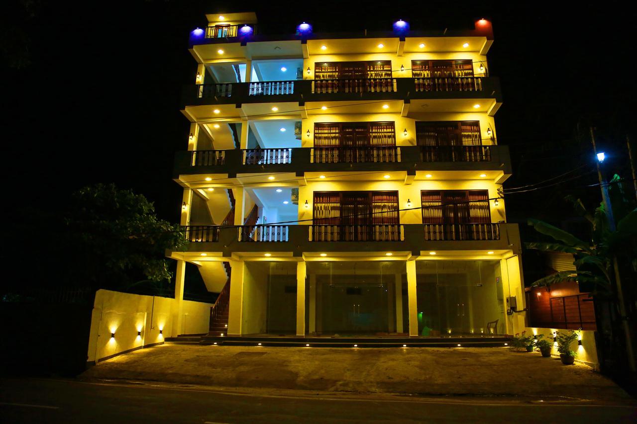 Queen'S Gate, Mirissa Exterior photo